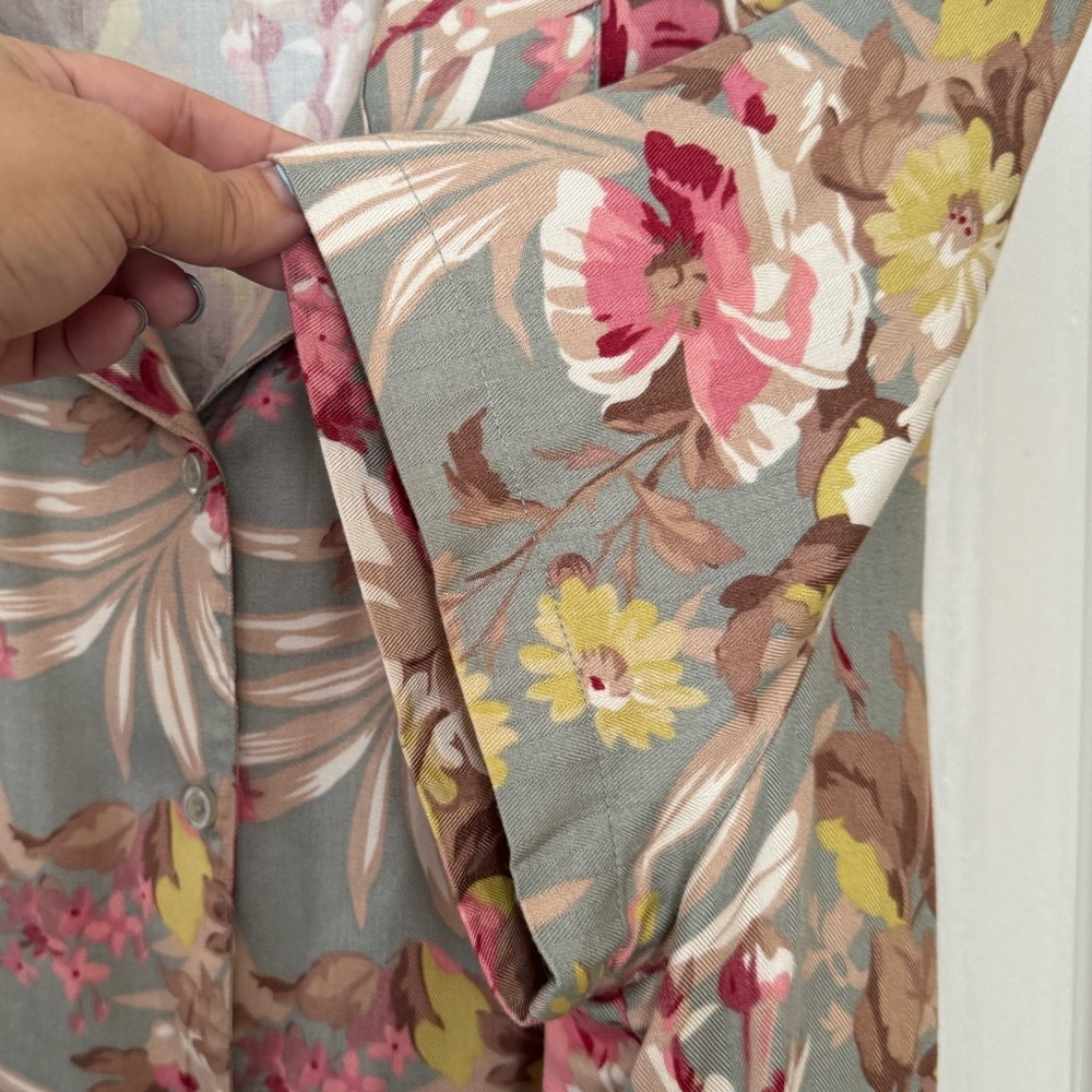 ISLANDER HAWAIIAN SHIRT. WOMENS BUTTON UP TROPICAL SHORT SLEEVE SHIRT. LIKE NEW - Picture 10 of 14